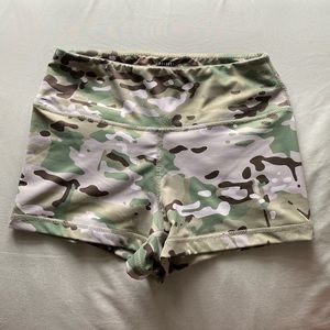 The barbell cartel shorts